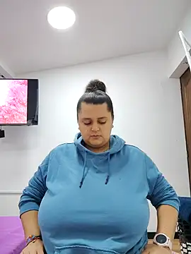 Miss balloonsmila online show from November 2025 02:55:01 AM