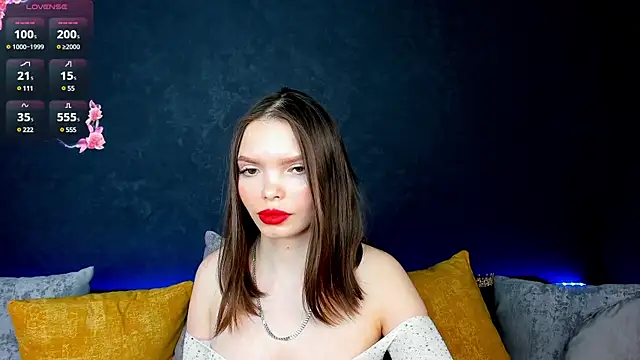 Curvy Dynamite  online show from February 2025 08:00:02 AM