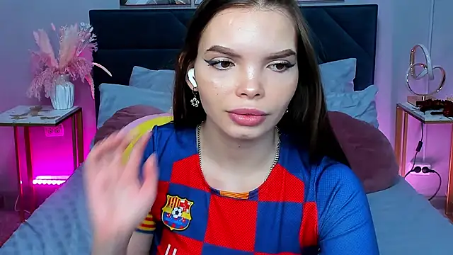 Curvy Dynamite  online show from November 2025 01:15:01 AM