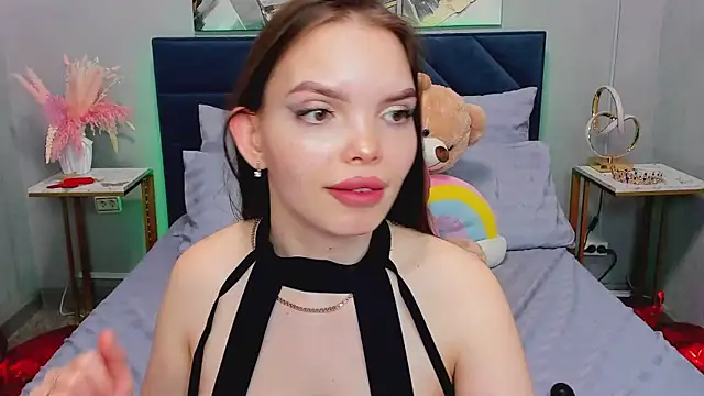 Curvy Dynamite  online show from April 2026 07:45:01 AM