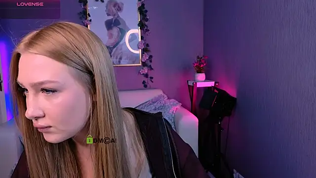 playful sophie online show from October 2025 07:27:01 PM