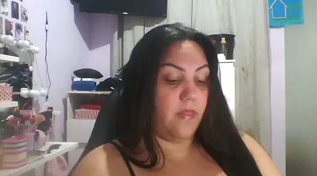 Snapshot of Paolaa_hoot chatting on February 2025 05:23:02 AM Paolaa hoot online show from February 2025 05:23:02 AM