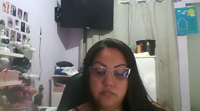 Snapshot of Paolaa_hoot chatting on February 2025 09:37:02 PM Paolaa hoot online show from February 2025 09:37:02 PM