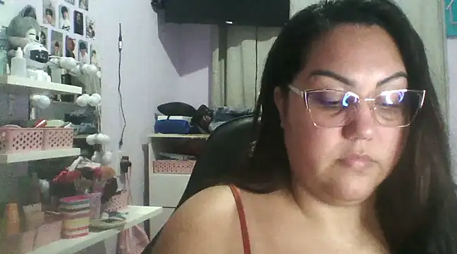 Snapshot of Paolaa_hoot chatting on February 2025 04:14:02 AM Paolaa hoot online show from February 2025 04:14:02 AM