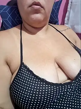 Snapshot of Paolaa_hoot chatting on March 2025 09:53:02 PM Paolaa hoot online show from March 2025 09:53:02 PM