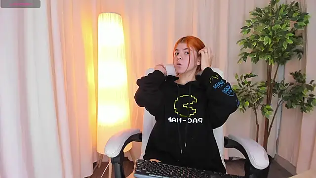 Maddy bennet online show from February 2025 07:23:02 AM