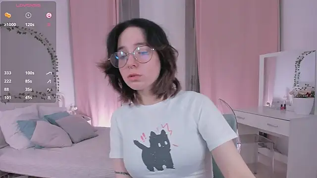 lilithlunna online show from February 2025 01:16:02 AM