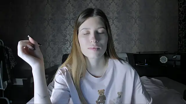 Agnes Allenn online show from November 2025 10:36:01 AM