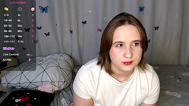 Snapshot of Phantommira chatting on November 2025 01:33:01 PM Phantommira online show from November 2025 01:33:01 PM