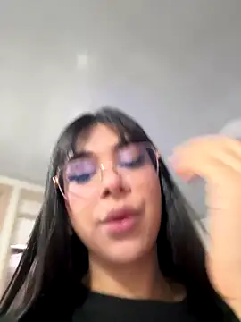 RoseCassie online show from November 2025 01:11:01 PM