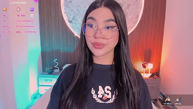 Snapshot of RoseCassie chatting on June 2026 01:11:01 PM RoseCassie online show from June 2026 01:11:01 PM