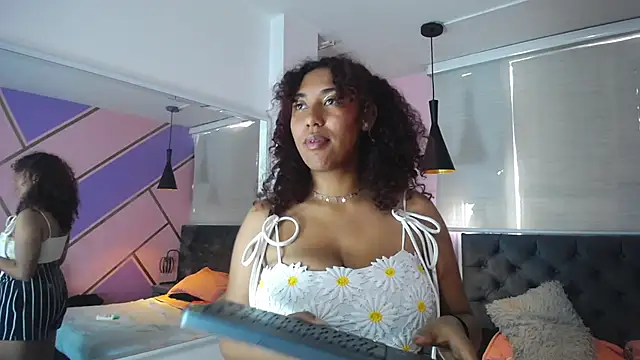 lauraltt online show from January 2025 04:22:01 PM