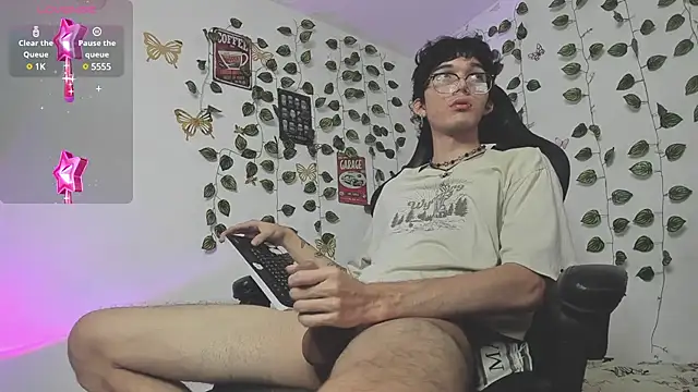 Snapshot of skinny_dann chatting on February 2025 04:31:02 AM skinny dann online show from February 2025 04:31:02 AM