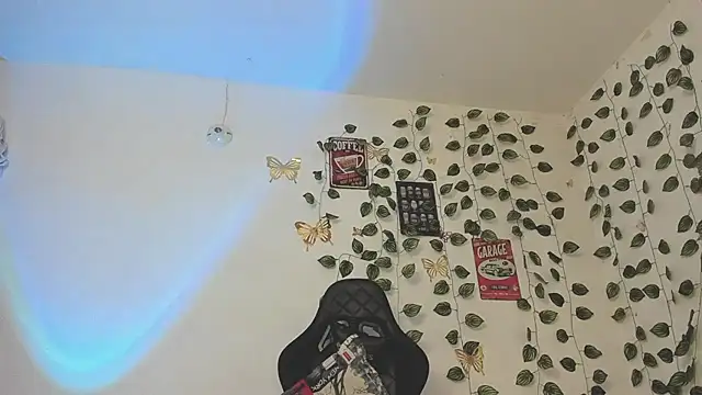 Snapshot of skinny_dann chatting on February 2025 04:12:02 AM skinny dann online show from February 2025 04:12:02 AM