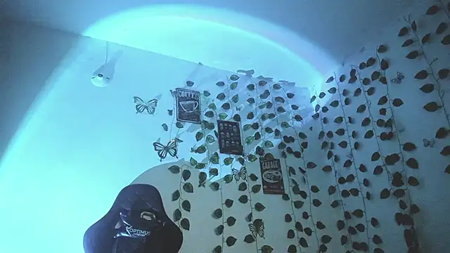 Snapshot of skinny_dann chatting on February 2025 03:36:02 AM skinny dann online show from February 2025 03:36:02 AM