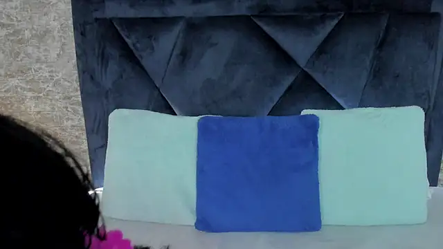 Lily Woodz online show from September 2025 08:25:01 PM