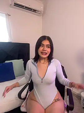 Lily Woodz online show from January 2026 07:15:02 PM