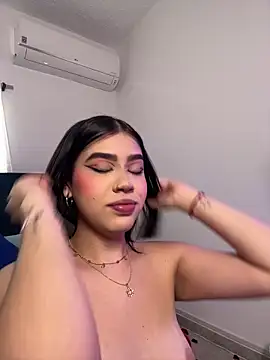 Lily Woodz online show from February 2026 07:10:01 PM