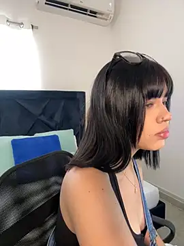 Lily Woodz online show from March 2026 07:08:01 PM