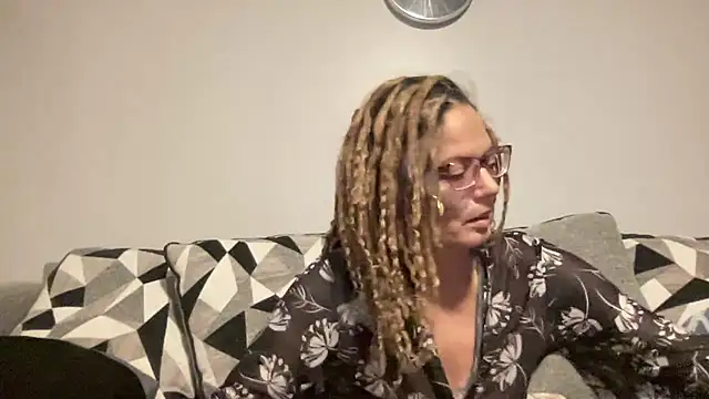 Snapshot of skarfos1babe69 chatting on December 2024 01:26:02 AM skarfos1babe69 online show from December 2024 01:26:02 AM