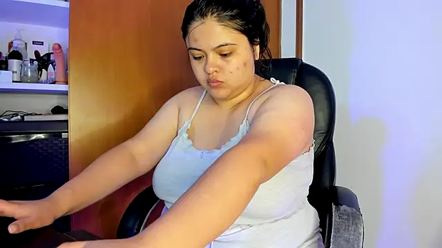 lizzie c online show from February 2025 09:41:01 AM