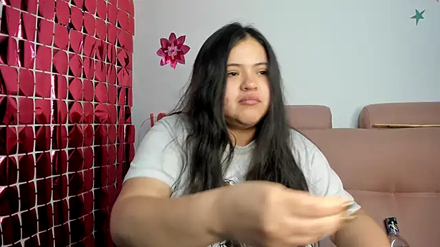 lizzie c online show from April 2026 09:48:01 AM