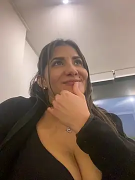 AlejandritaMilano online show from July 2026 10:19:02 PM