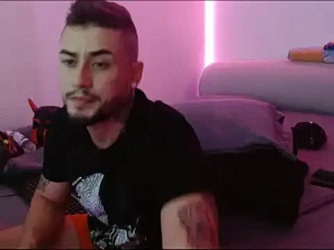 Snapshot of miia-liiam chatting on January 2025 06:56:01 AM miia-liiam online show from January 2025 06:56:01 AM