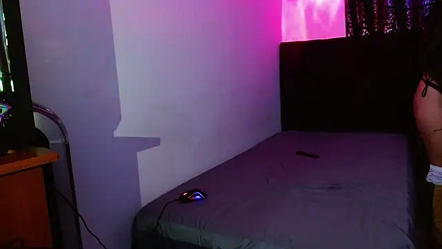 Snapshot of miia-liiam chatting on November 2025 06:16:02 AM miia-liiam online show from November 2025 06:16:02 AM