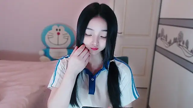 xiao-xiao-D online show from October 2025 02:33:01 AM