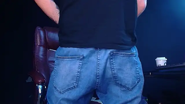 AxelColton online show from November 2025 06:03:01 AM