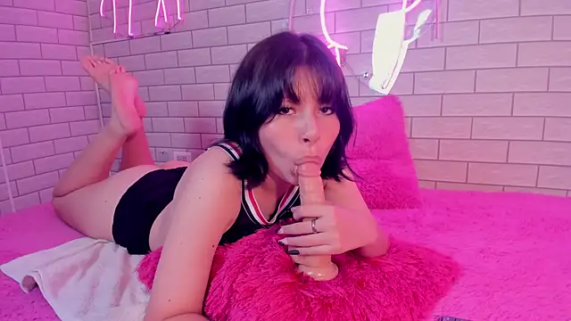 Snapshot of Lily_Martinez chatting on December 2024 08:28:02 PM Lily Martinez online show from December 2024 08:28:02 PM