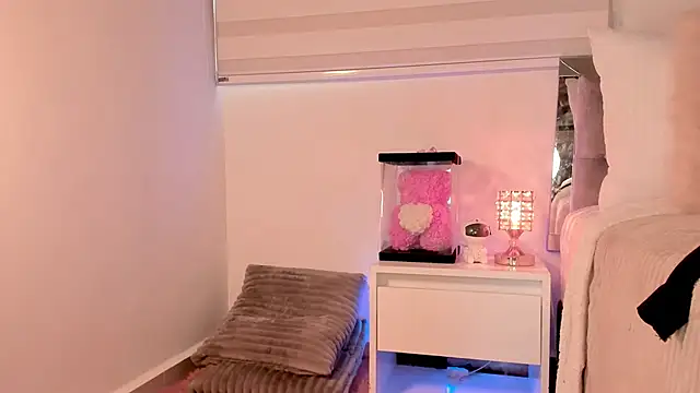 Alissonroses online show from March 2026 09:15:01 PM