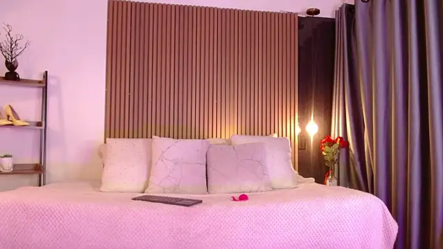 Snapshot of Sienna_Blake_ chatting on November 2025 08:16:01 PM Sienna Blake online show from November 2025 08:16:01 PM