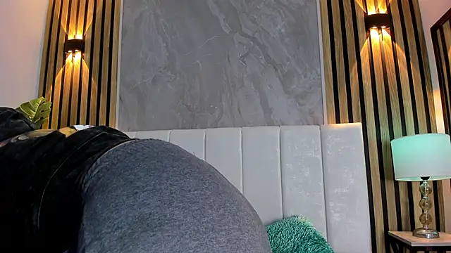 Samantha Good online show from December 2025 12:33:02 PM