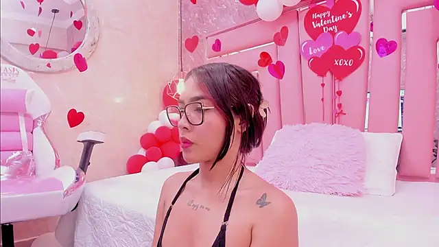 SEXY HOTTIE   online show from February 2025 06:46:02 PM