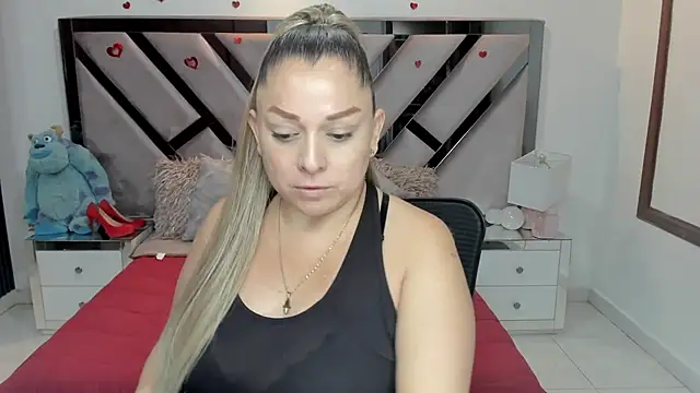 natalia5560 online show from October 2025 01:00:02 PM