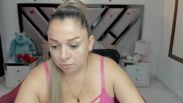 natalia5560 online show from October 2025 12:37:02 PM