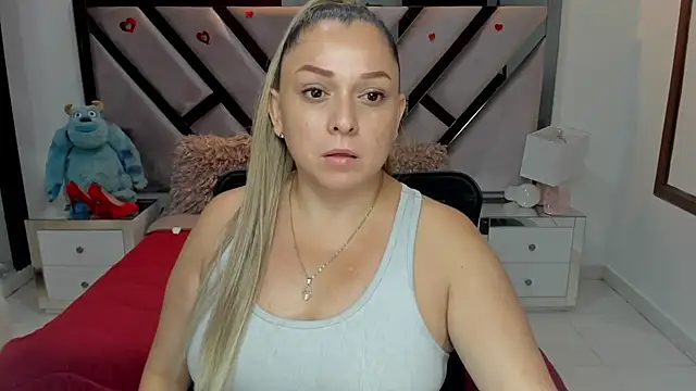 natalia5560 online show from October 2025 01:12:02 PM