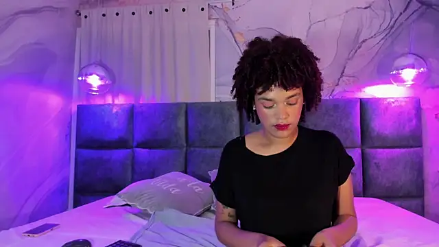 loladupont online show from February 2025 11:31:01 AM