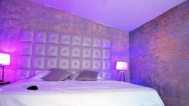 loladupont online show from November 2025 03:01:02 AM