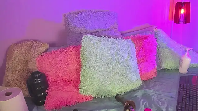 Little lili19 online show from February 2026 09:37:02 PM