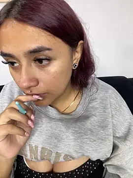 Snapshot of michell_boobs_ chatting on February 2025 01:21:02 PM michell boobs online show from February 2025 01:21:02 PM