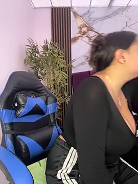 Snapshot of michell_boobs_ chatting on November 2025 01:21:02 PM michell boobs online show from November 2025 01:21:02 PM