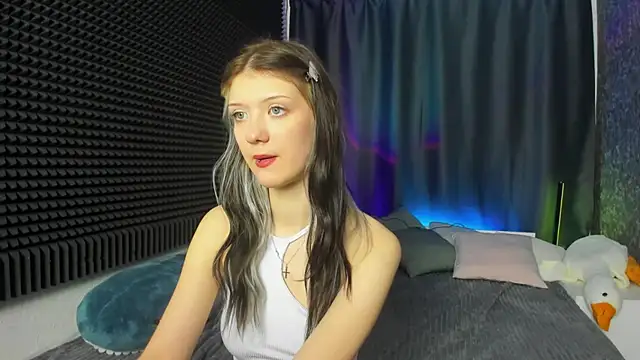 Snapshot of Lina_Vi chatting on February 2025 02:48:02 AM Lina Vi online show from February 2025 02:48:02 AM