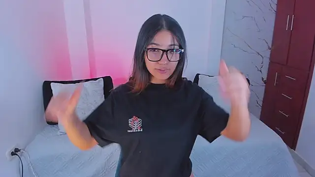 martina roldam online show from March 2026 12:48:01 AM