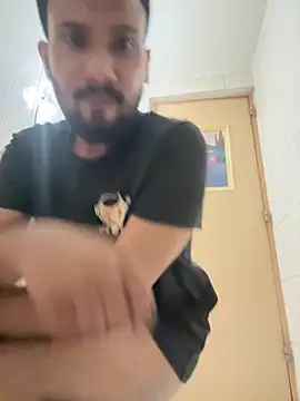 GildanK18 online show from November 2025 05:56:02 PM