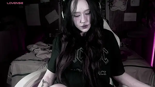 chloe crystall killer online show from March 2026 10:40:01 PM