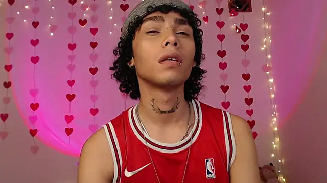 Snapshot of seven7xis chatting on February 2025 04:52:02 AM seven7xis online show from February 2025 04:52:02 AM