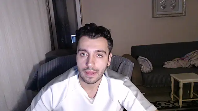 handsomeee04 online show from September 2025 12:59:02 AM